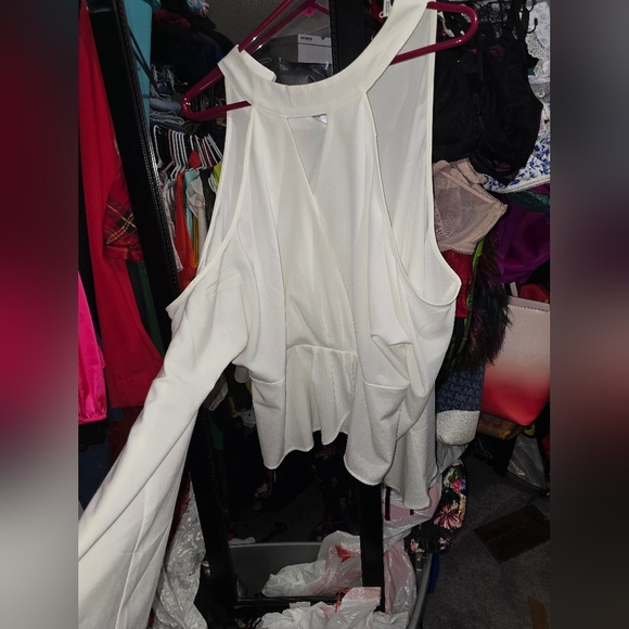 NWOT FOREVER 21 2x Open Shoulder Peplum. Blouse - Picture 1 of 6